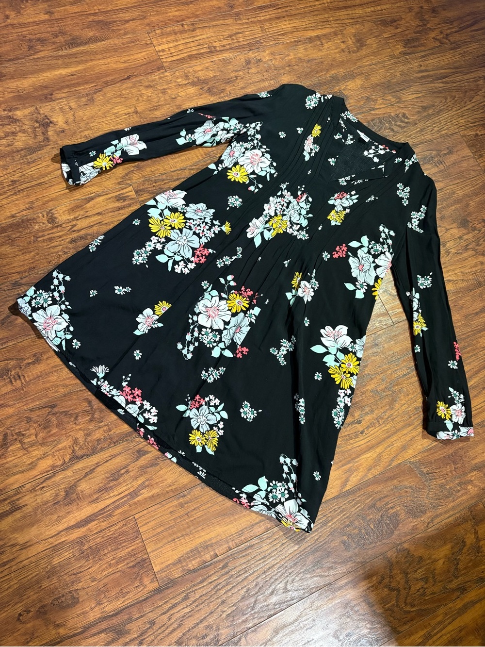 Old Navy women’s size M long sleeve floral dress